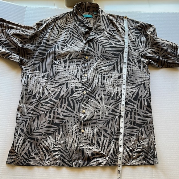 COPY - TORI RICHARD Sz M Navy/Green Cotton Lawn Tropical Leaf Hawaiian Shirt~Mi… - Picture 10 of 10